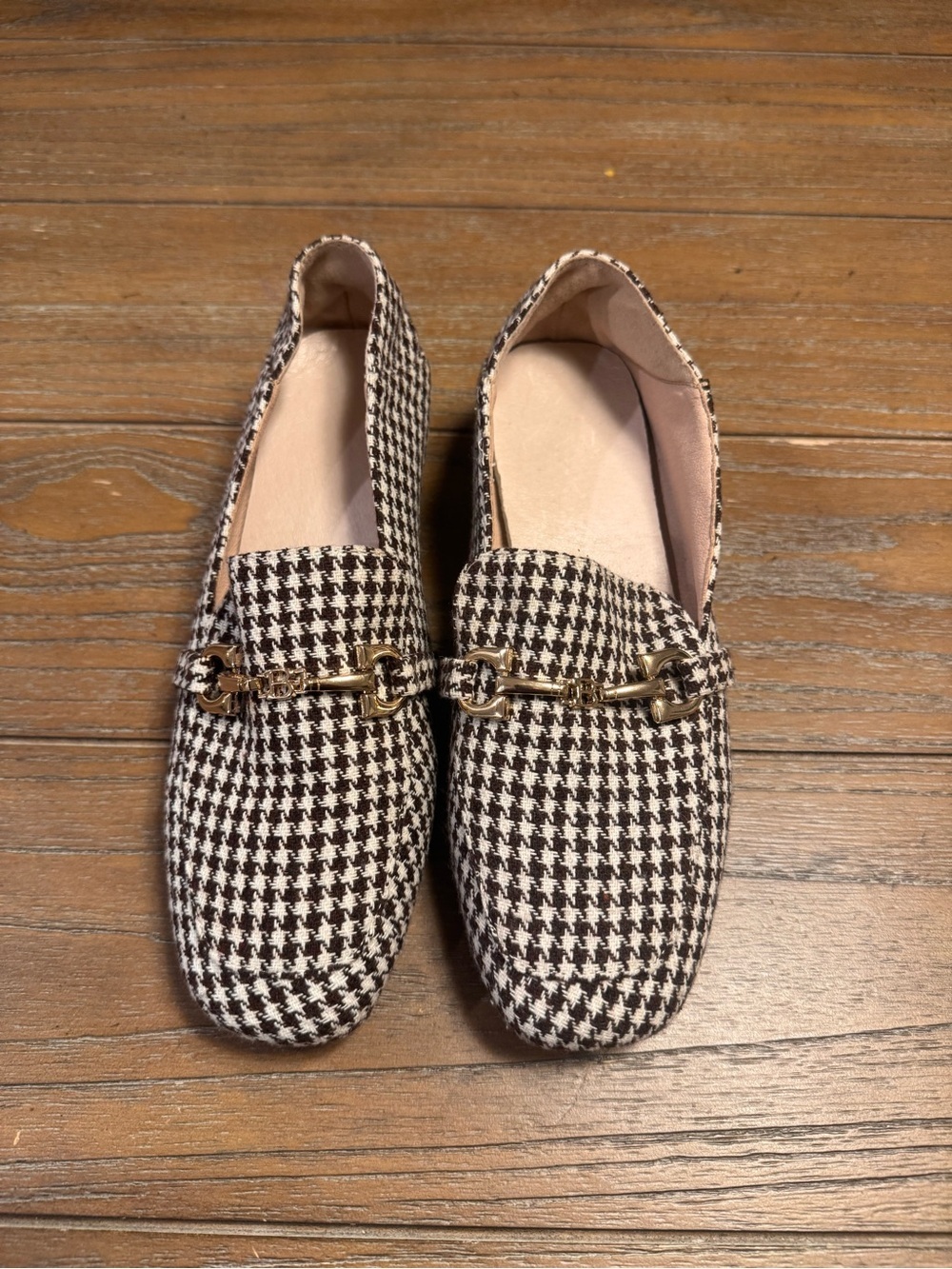 Houndstooth Chain-Trim Women’s Loafers in Black & White